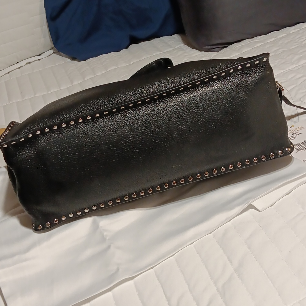 MK Purse - Picture 4 of 4